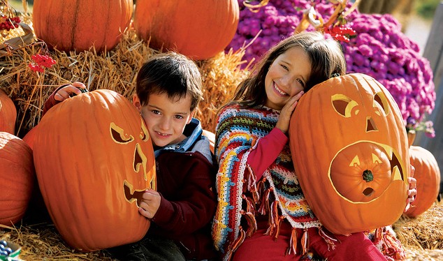 Niños durante la fiesta de Halloween