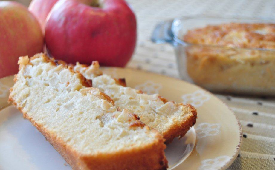 Dos porciones de tarta de manzana al brandy