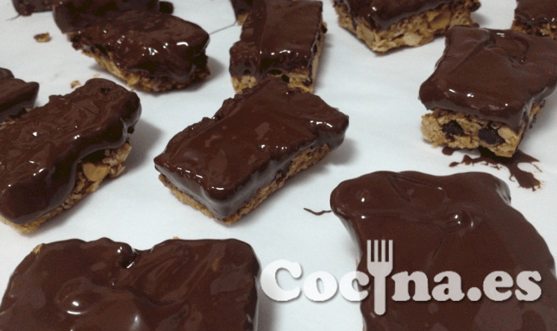 Barritas energéticas caseras de avena y chocolate