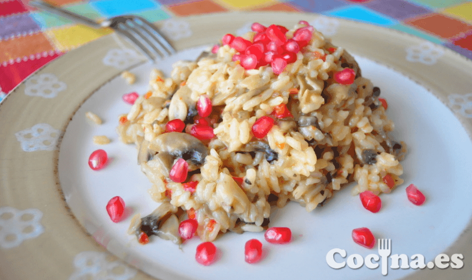 Arroz cremoso con champiñones y granada