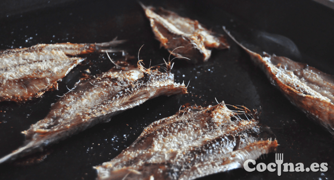 Inseguro Comercio dedo Receta: sardinas al horno - Cocina.es