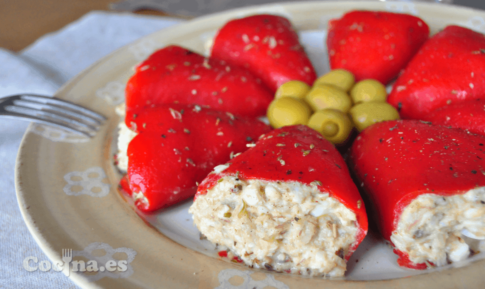 Pimientos del piquillo rellenos fríos