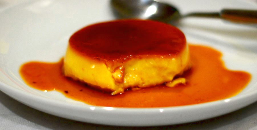 Cómo hacer flan de huevo casero al baño María