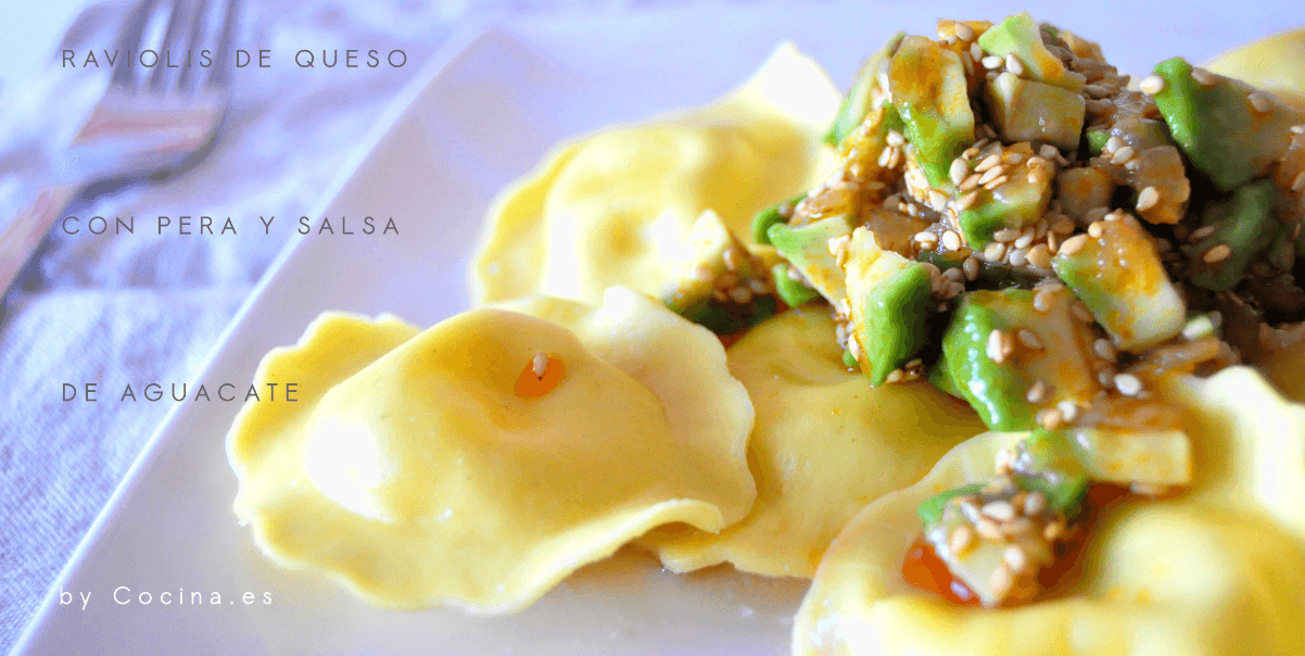 Raviolis con salsa de aguacate