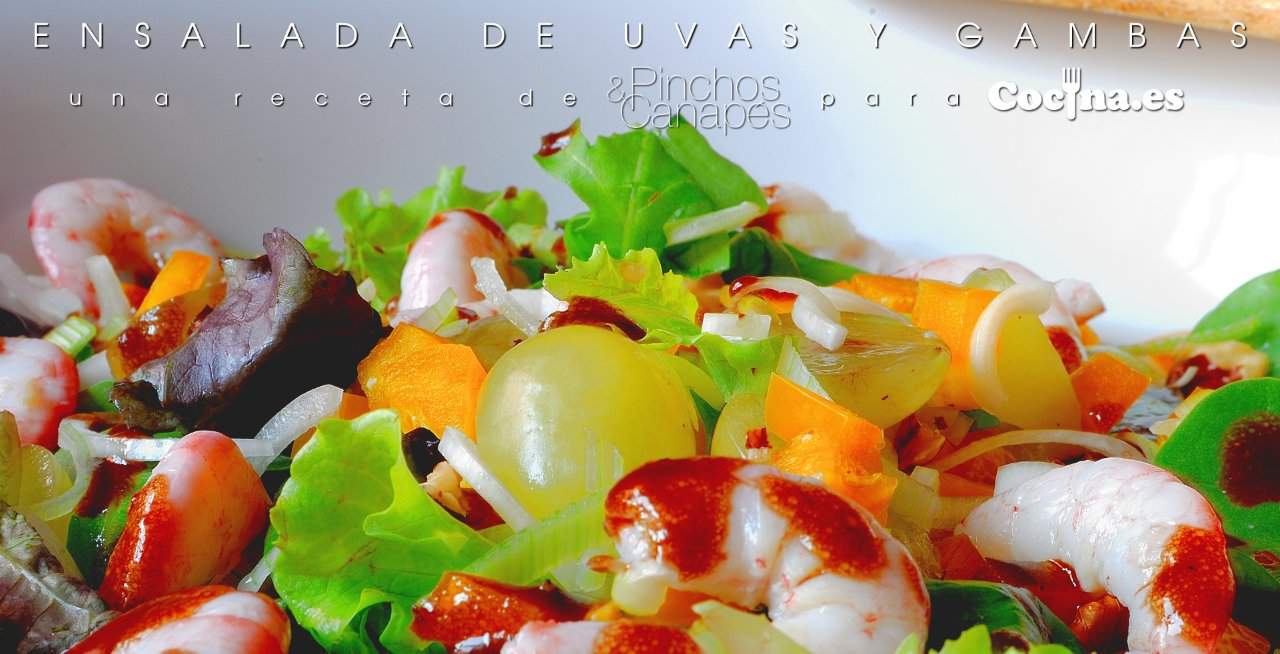 Ensalada de uvas y gambas