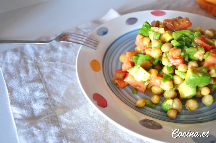 Garbanzos con aguacate