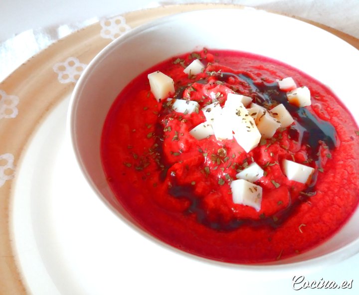 Salmorejo de remolacha