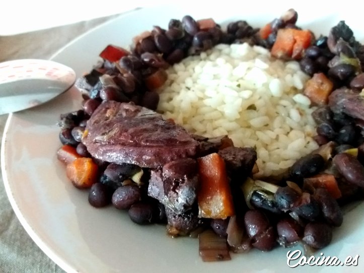 Judías pintas con arroz en olla express