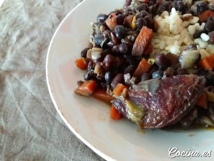 Judías pintas con arroz y chorizo