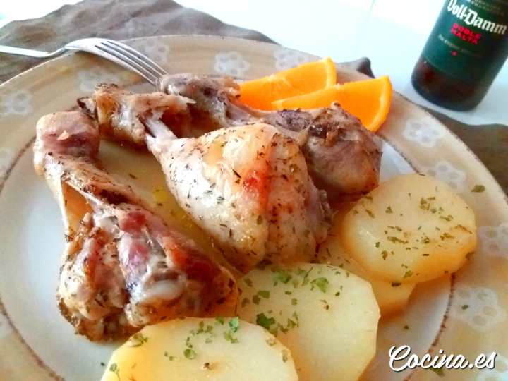 Pollo a la cerveza al horno con patatas