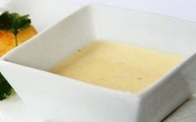 Salsa de queso feta y yogur (salsa griega)