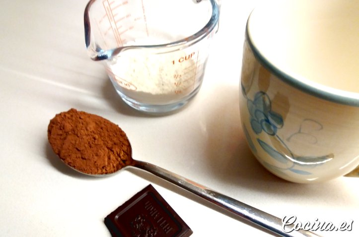 Ingredientes para hacer Mug Cake de Chocolate a la Taza