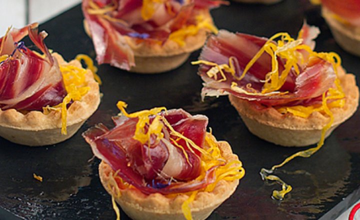 Canapés fríos, fáciles y rápidos: Canapés de Jamón Ibérico con Huelo Hilado