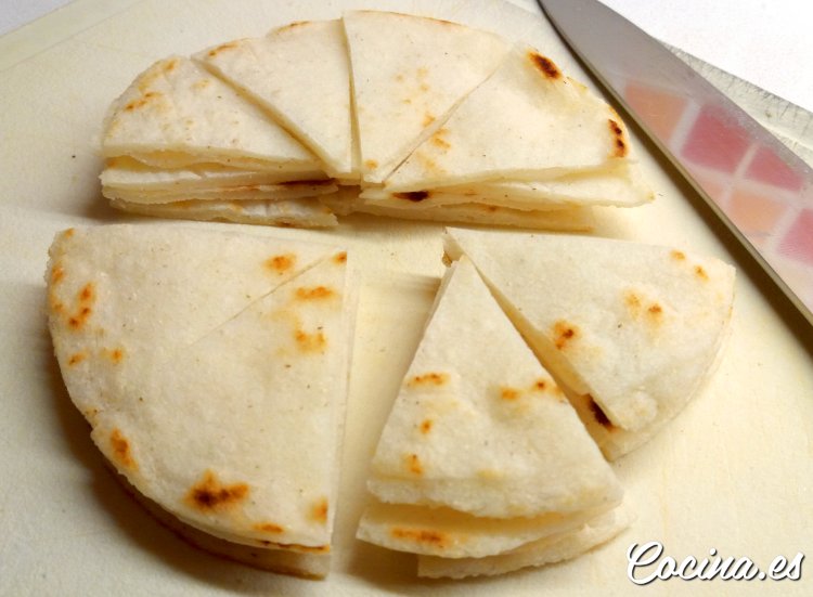 Cómo hacer nachos caseros con tortillas de maíz