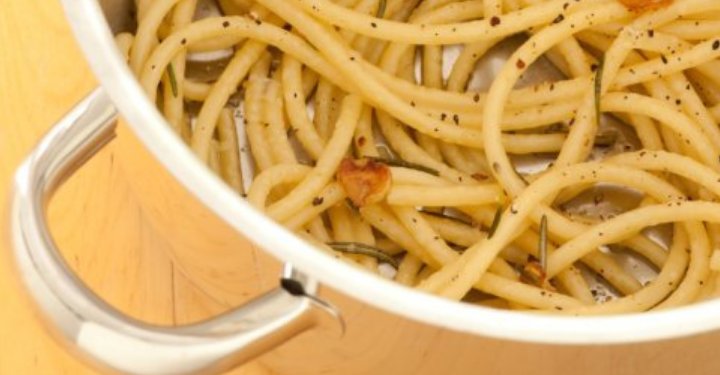 Espaguetis al Ajillo - Recetas de Espaguetis Fáciles y Rápidas