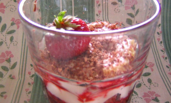 Postres con Fresas Fáciles y Rápidos - Yogur con Fresas