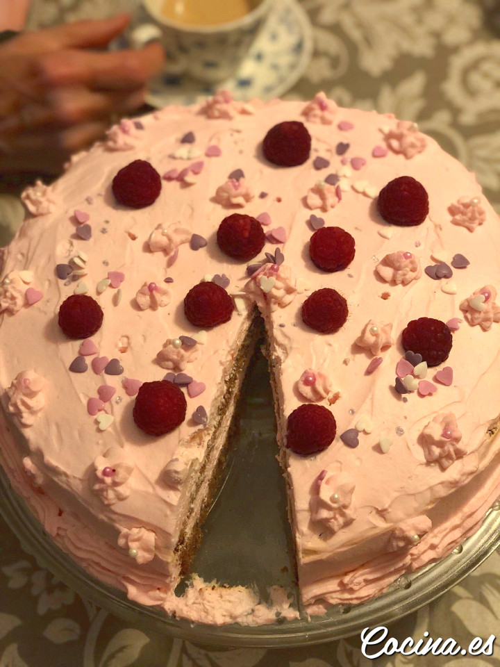 Cómo hacer una Tarta de Cumpleaños Fácil y Bonita para Niñas