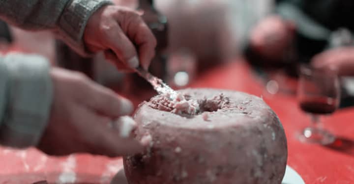 Características del casu marzu, un queso con larvas de mosca