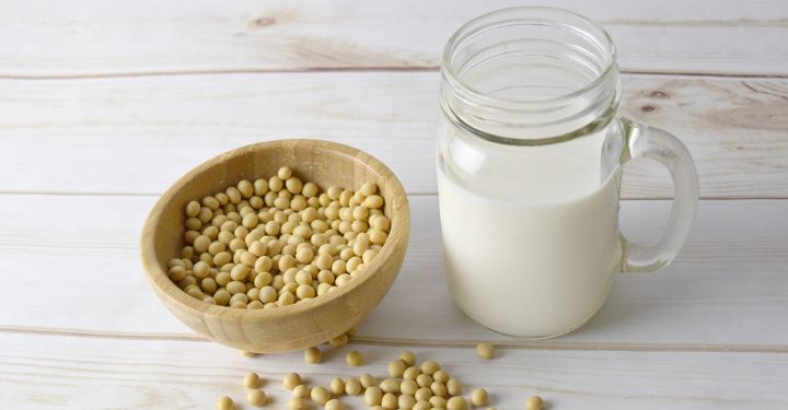 ¿Es bueno beber leche de soja embarazada o durante la lactancia?